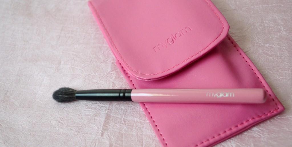 MyGlam Classic Crease Brush And Case