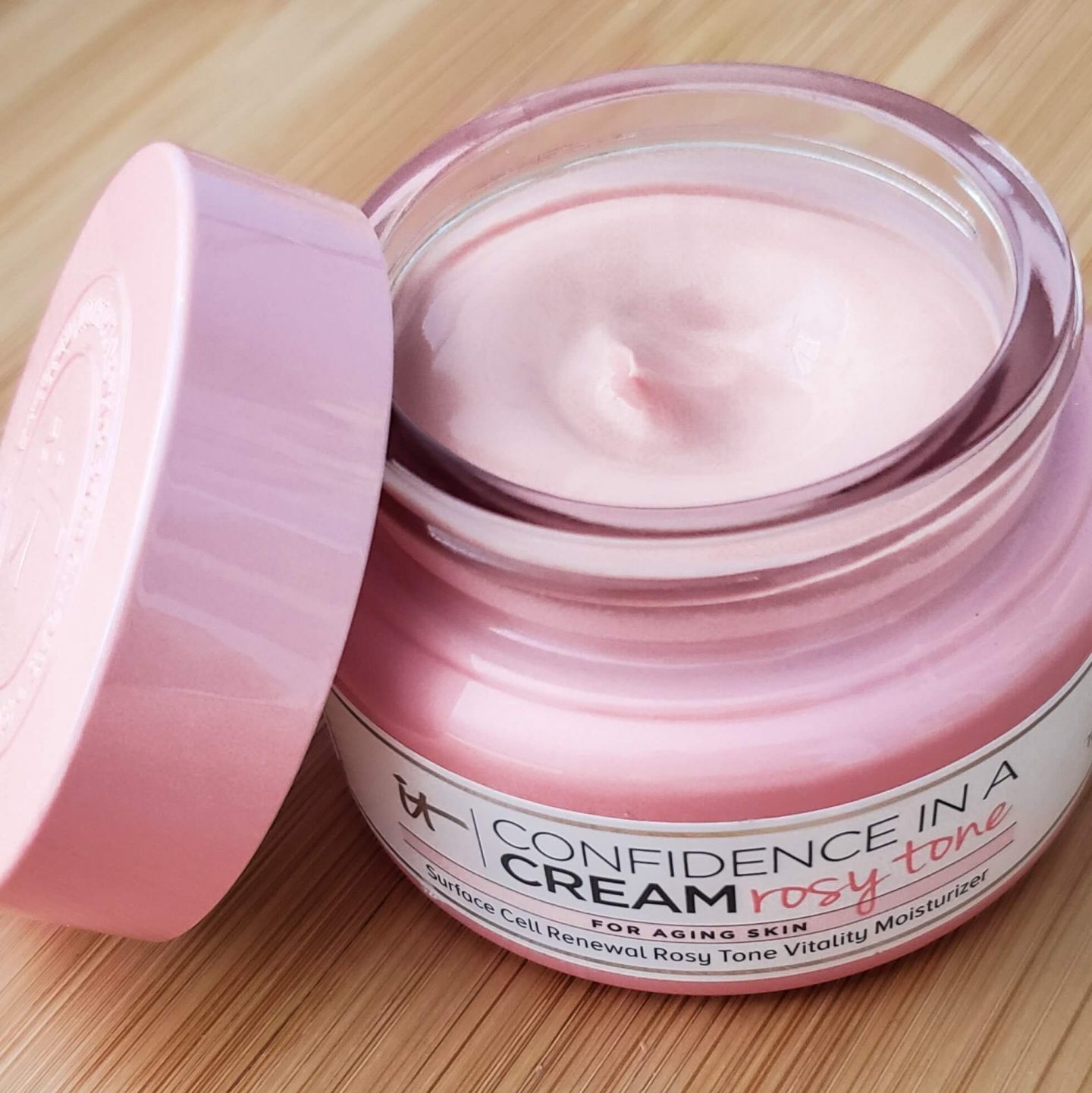 New Beauty Faves - It Cosmetics Confidence In A Cream Rosy Tone