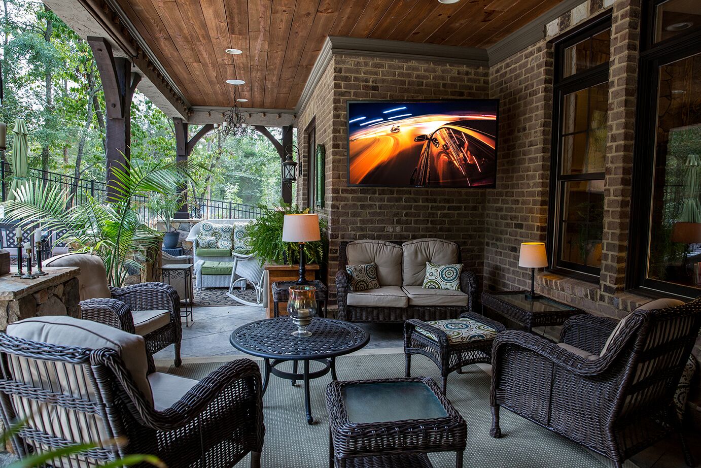 Outdoor Entertaining - SunBrite Veranda Series Outdoor 4K UHG TV